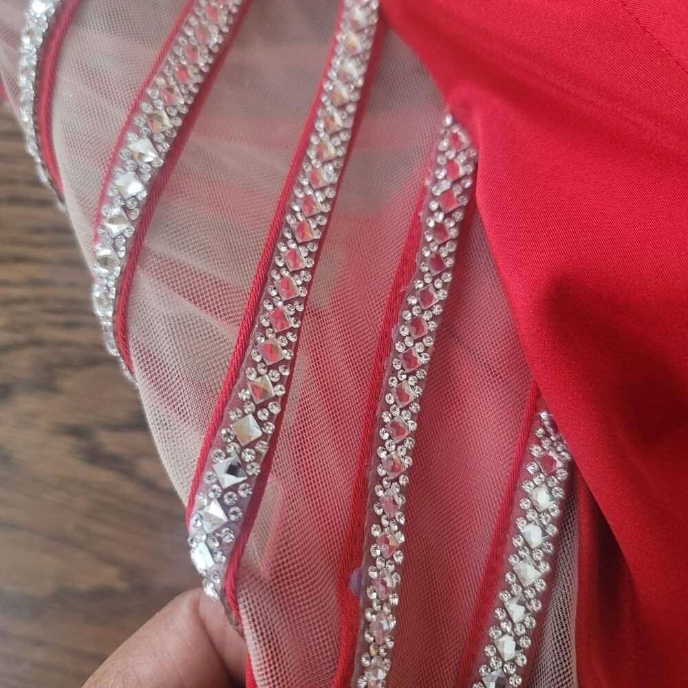 La Femme High Neck Beaded Side Cut Outs Prom, Bridal, Evening Maxi Dress. Size 4 - Picture 11 of 12